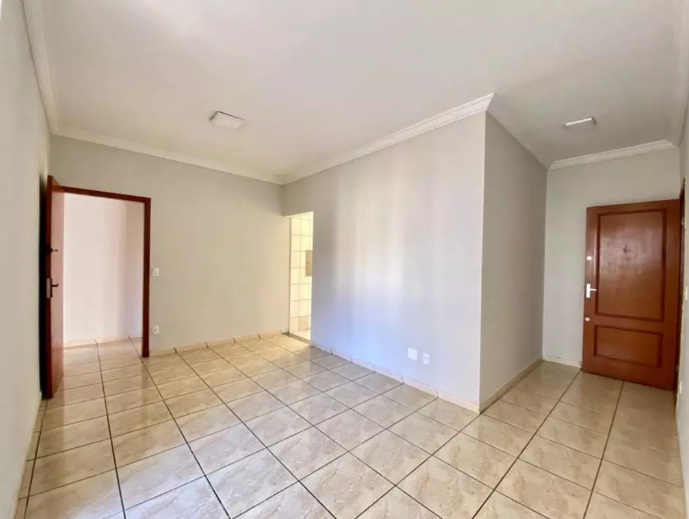 Apartamento à venda com 3 quartos, 75m² - Foto 2