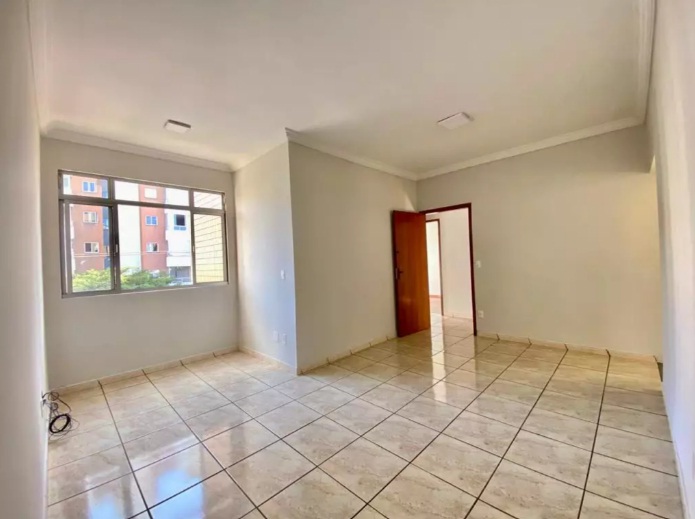 Apartamento à venda com 3 quartos, 75m² - Foto 1