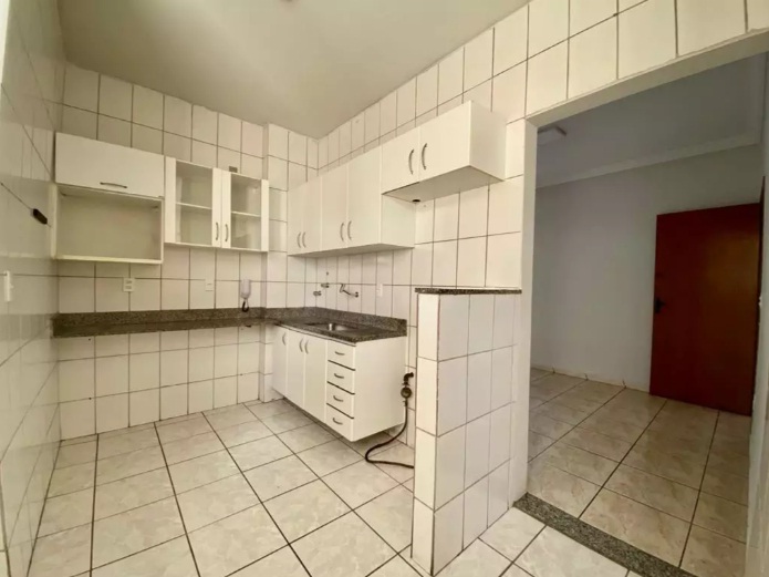 Apartamento à venda com 3 quartos, 75m² - Foto 13