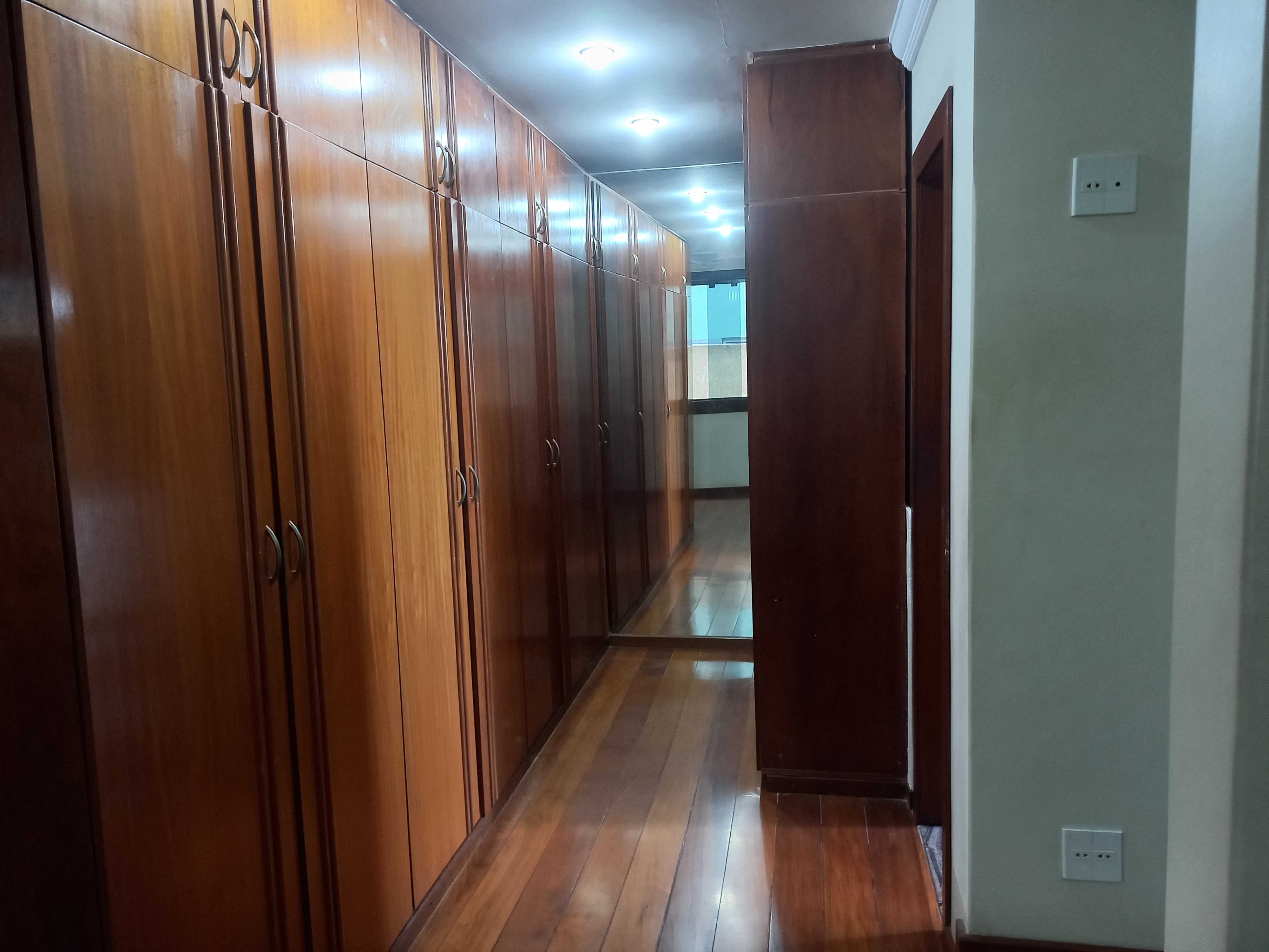 Casa à venda com 6 quartos, 573m² - Foto 11