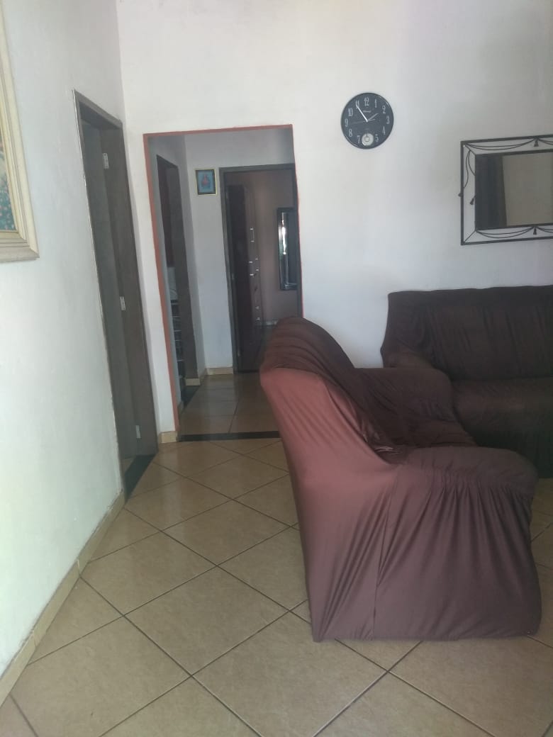 Casa à venda com 2 quartos, 300m² - Foto 2