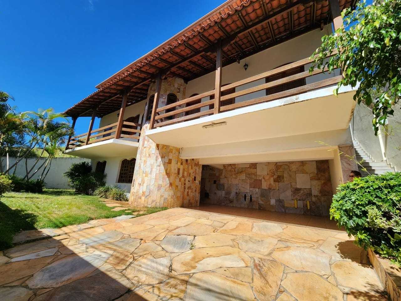 Casa à venda com 5 quartos, 384m² - Foto 1