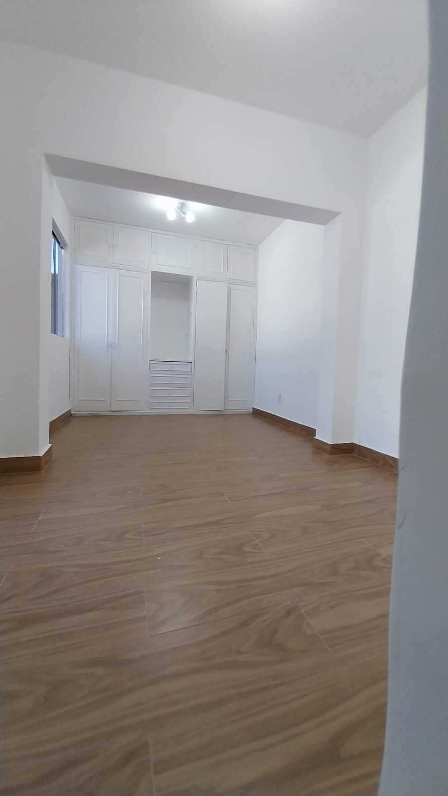 Casa à venda com 4 quartos, 290m² - Foto 4