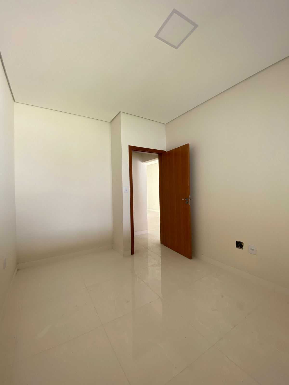 Casa à venda com 3 quartos, 92m² - Foto 5