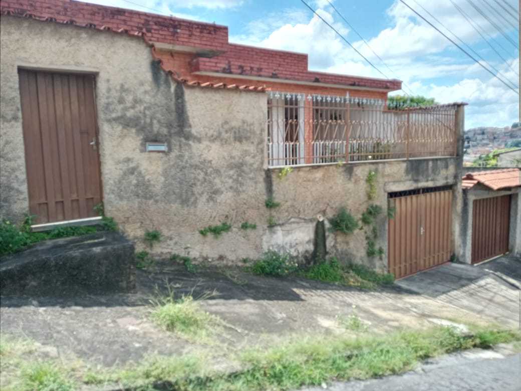 Casa à venda com 3 quartos, 300m² - Foto 2