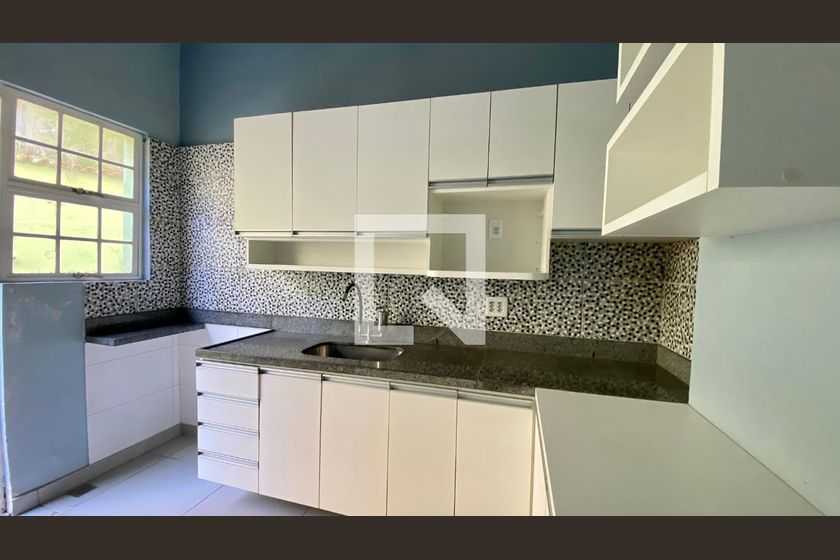 Apartamento à venda com 3 quartos, 180m² - Foto 12