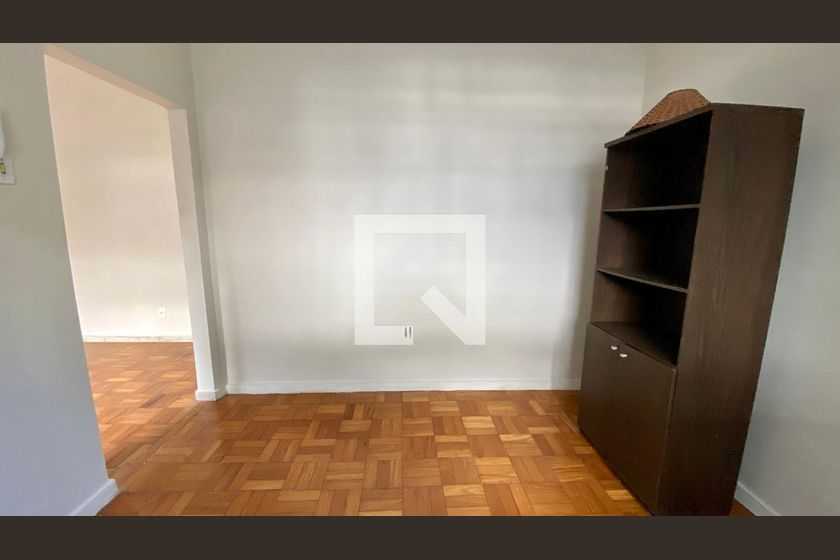 Apartamento à venda com 3 quartos, 180m² - Foto 1