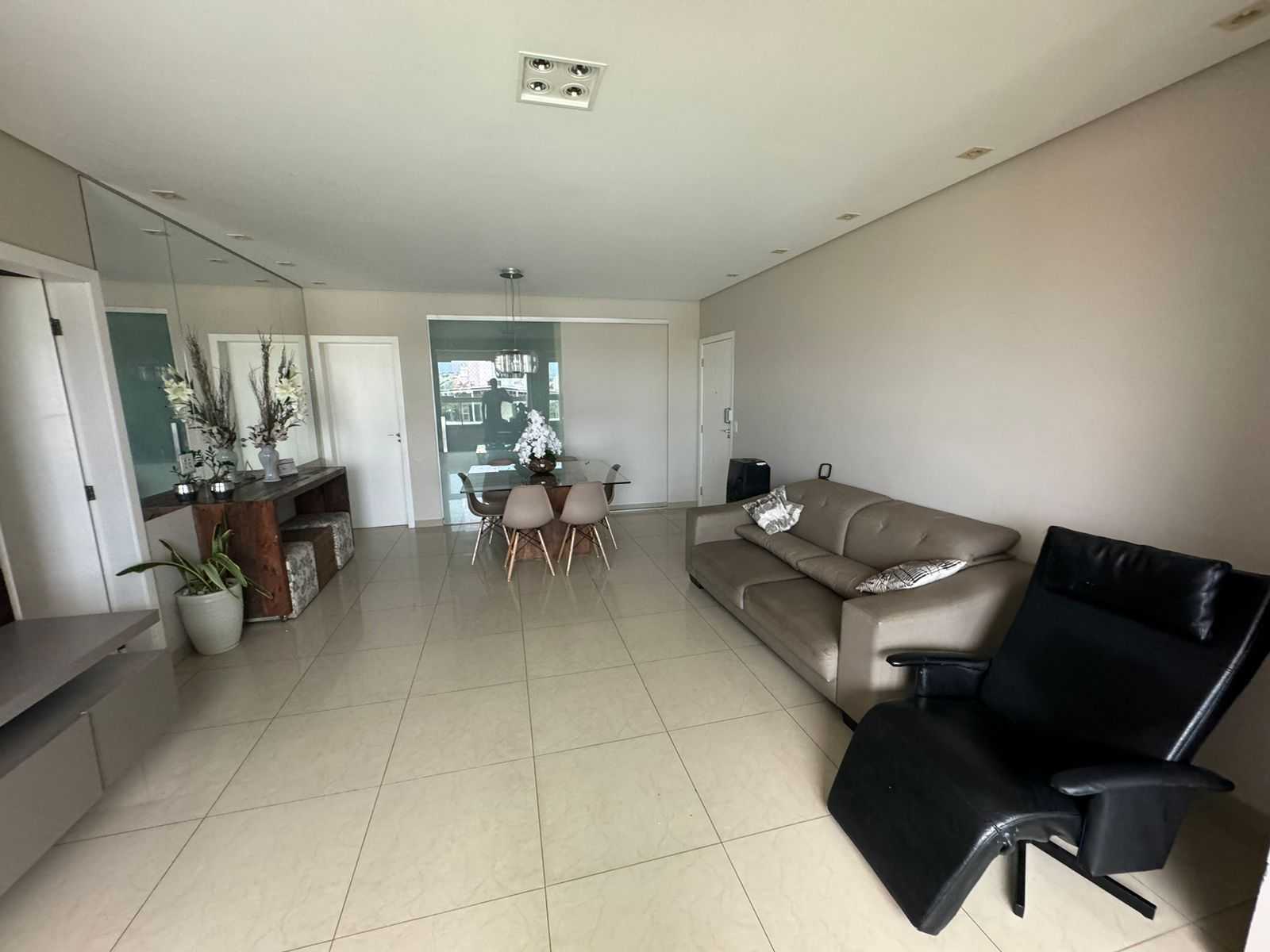 Apartamento à venda com 4 quartos, 125m² - Foto 4