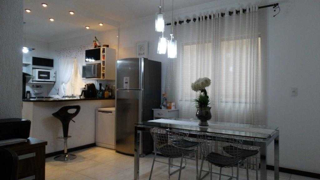 Casa à venda com 3 quartos, 210m² - Foto 4