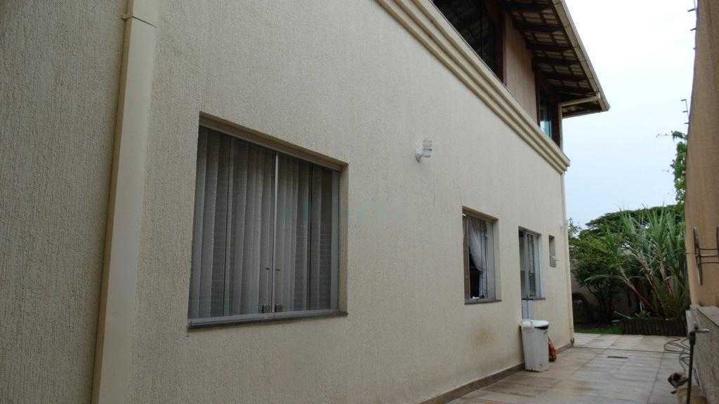 Casa à venda com 3 quartos, 210m² - Foto 24