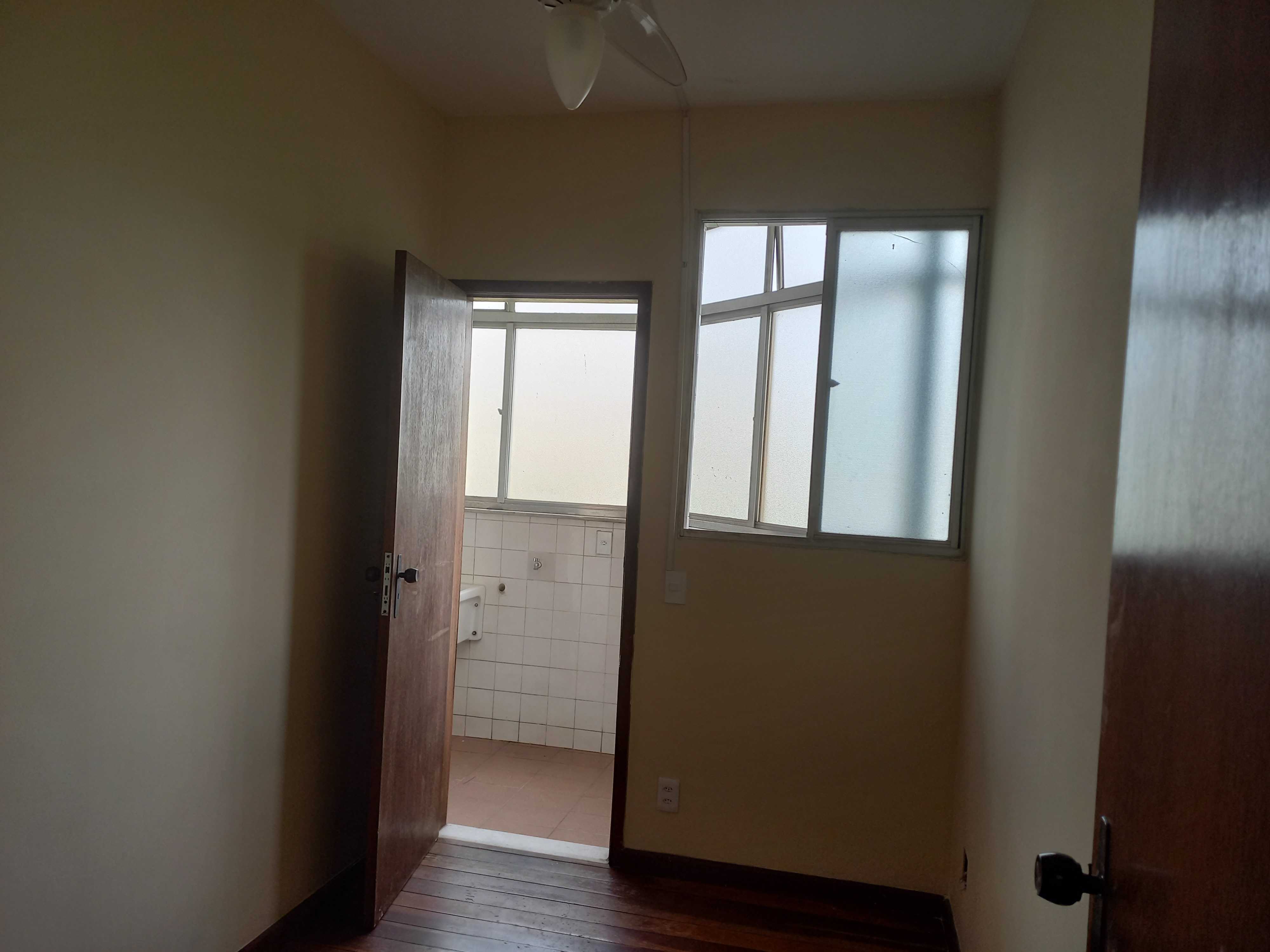 Apartamento à venda com 3 quartos, 70m² - Foto 3