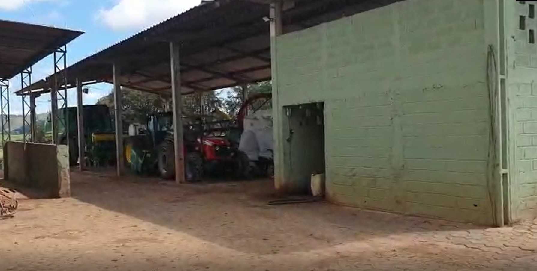 Chácara à venda com 3 quartos, 1700000m² - Foto 13