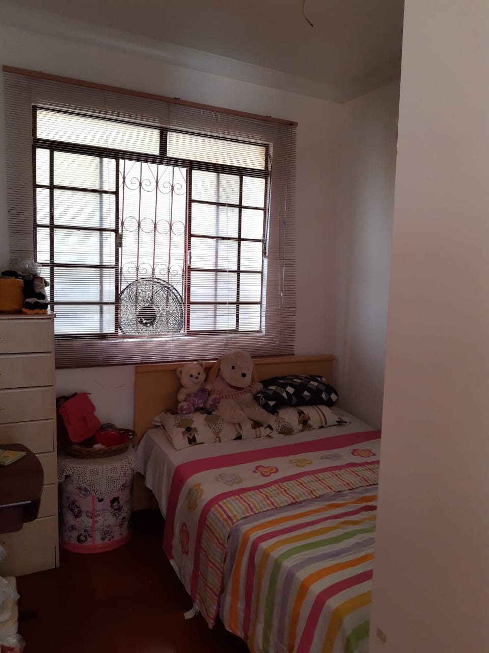 Casa à venda com 5 quartos, 200m² - Foto 12