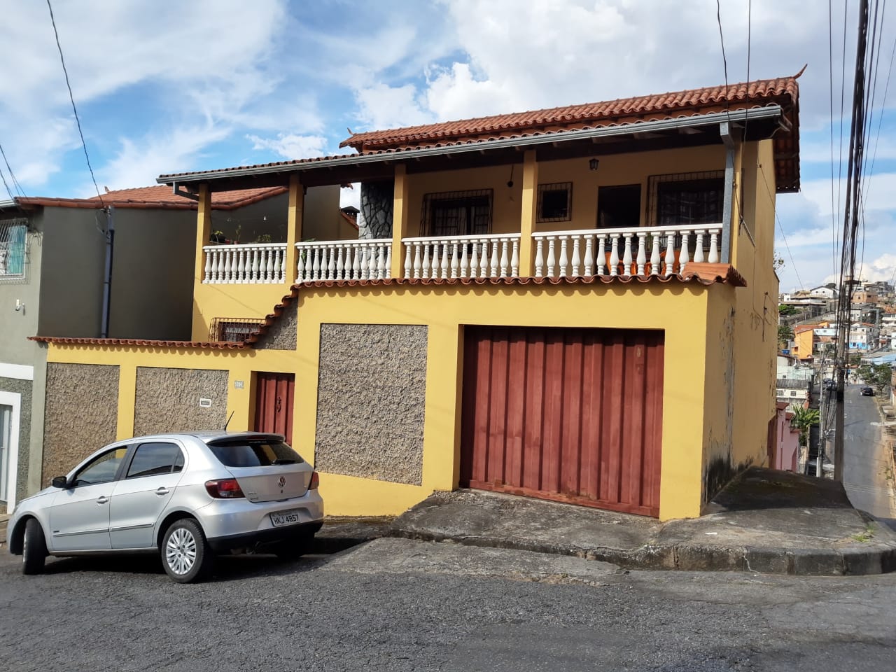 Casa à venda com 5 quartos, 200m² - Foto 1