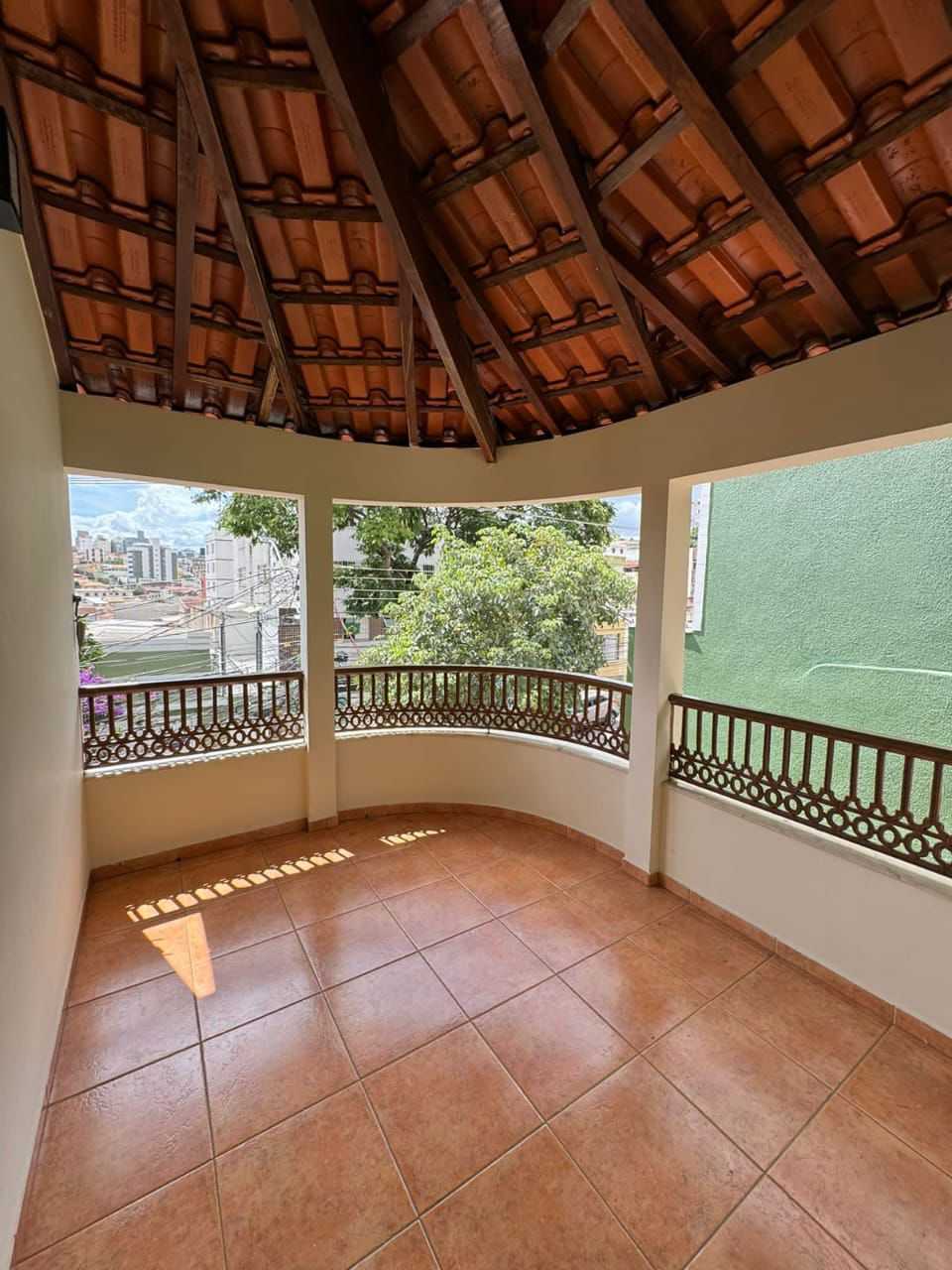 Casa à venda com 6 quartos, 250m² - Foto 7