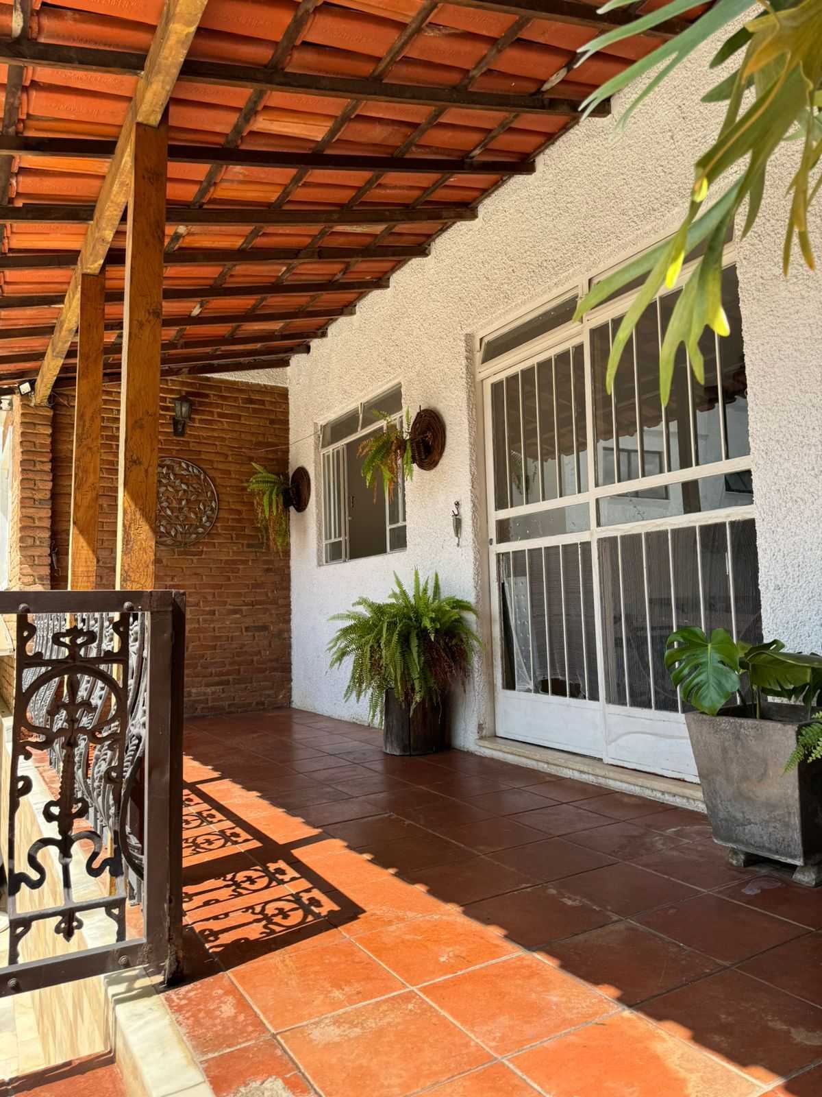 Casa à venda com 6 quartos, 250m² - Foto 8