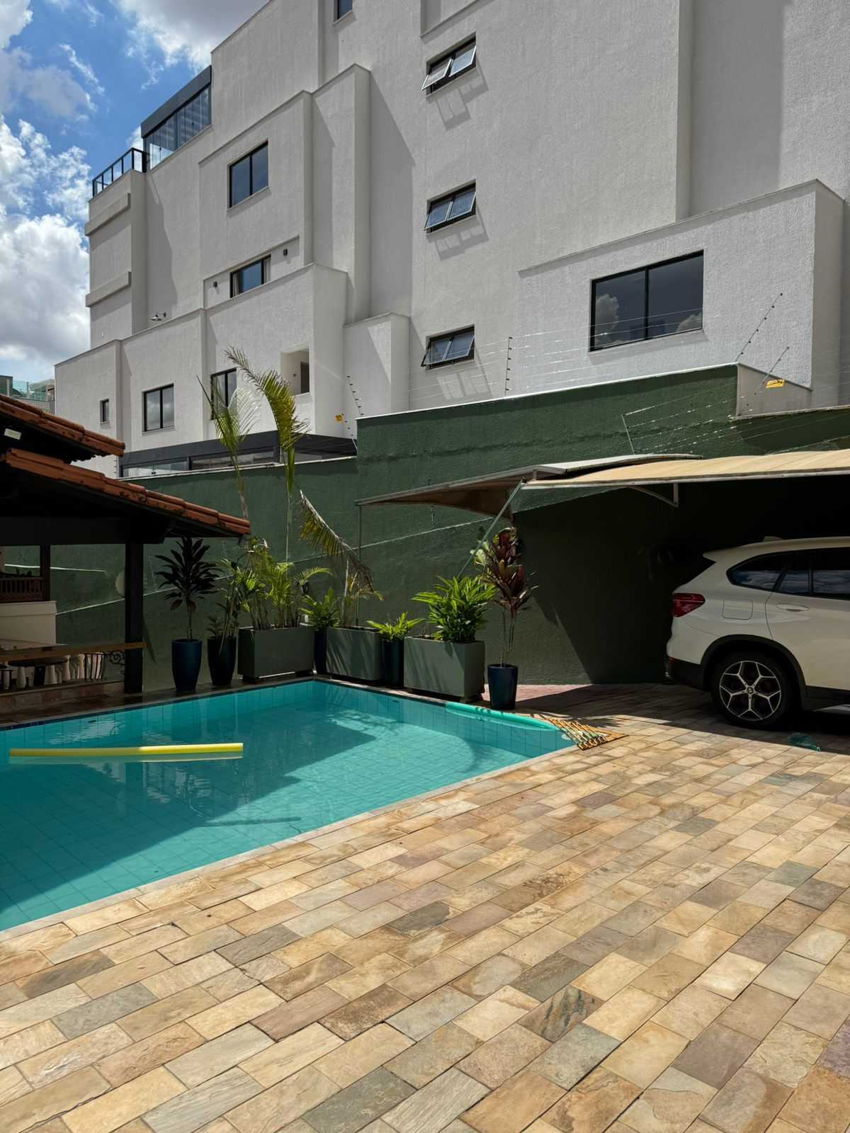 Casa à venda com 6 quartos, 250m² - Foto 13