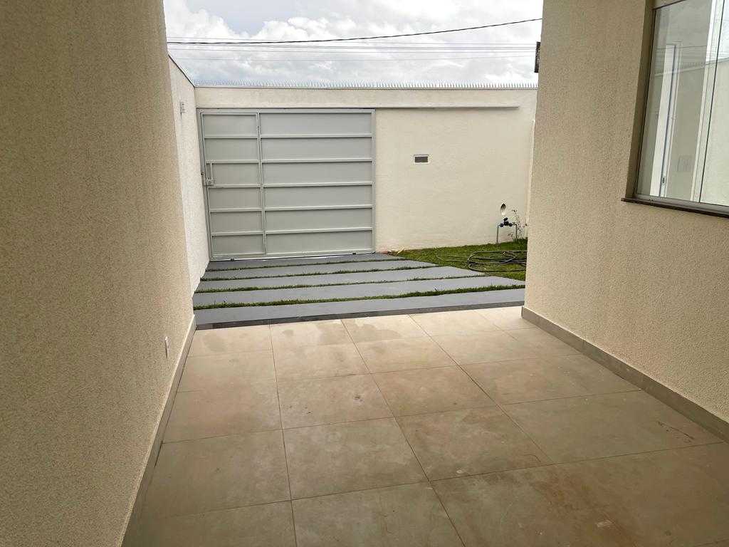 Casa à venda com 3 quartos, 86m² - Foto 4