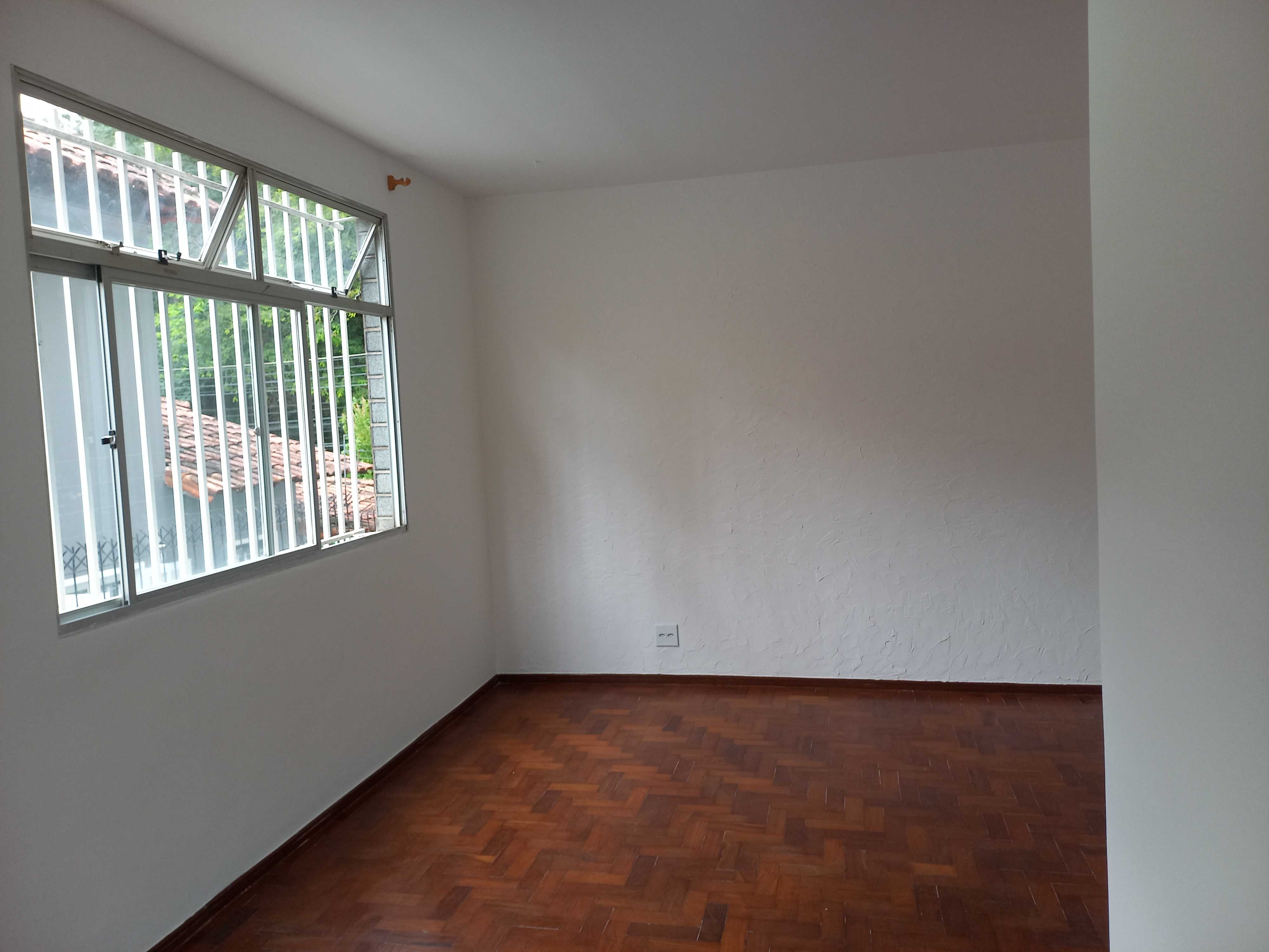 Apartamento à venda com 2 quartos, 75m² - Foto 2