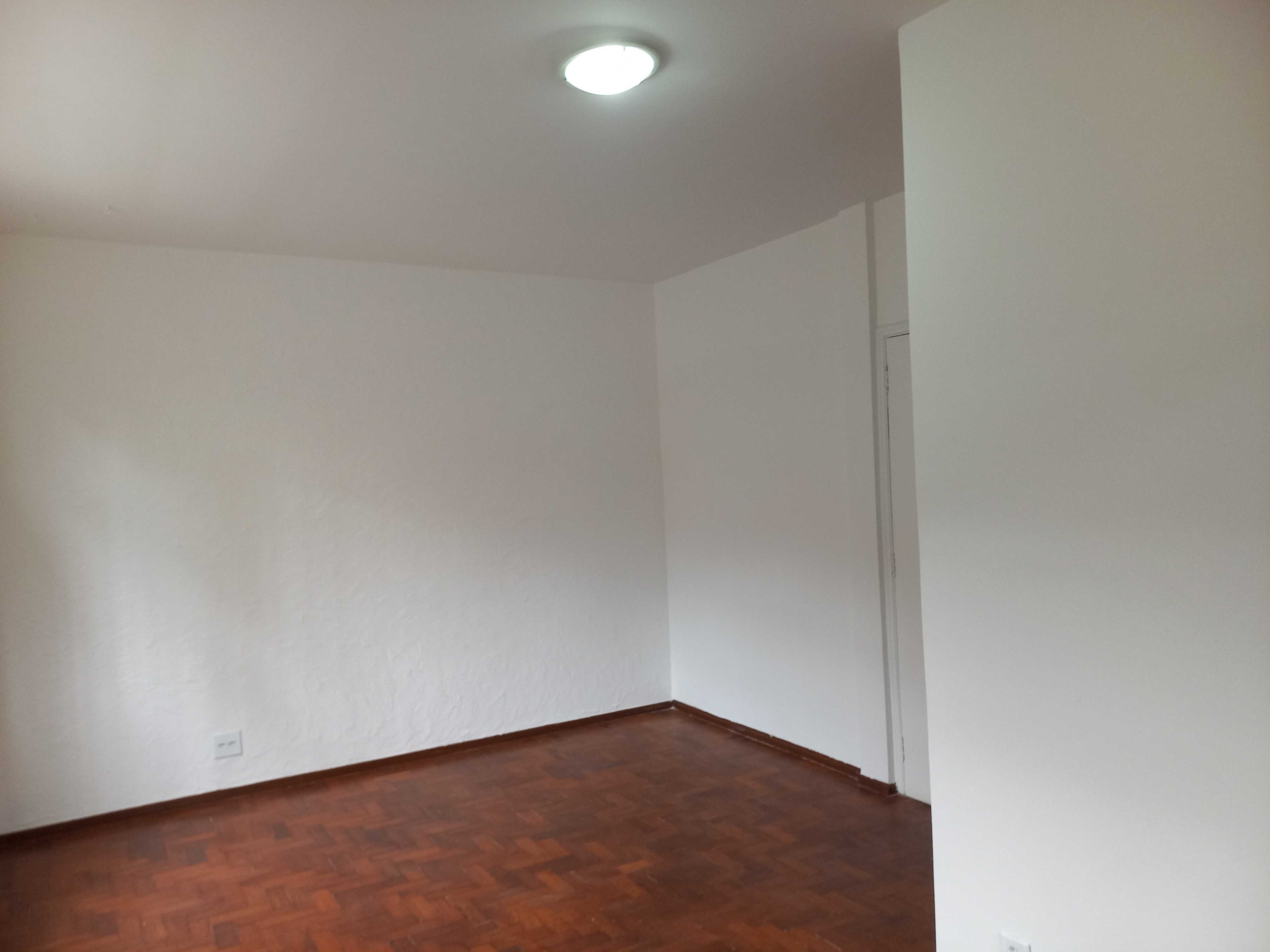 Apartamento à venda com 2 quartos, 75m² - Foto 4