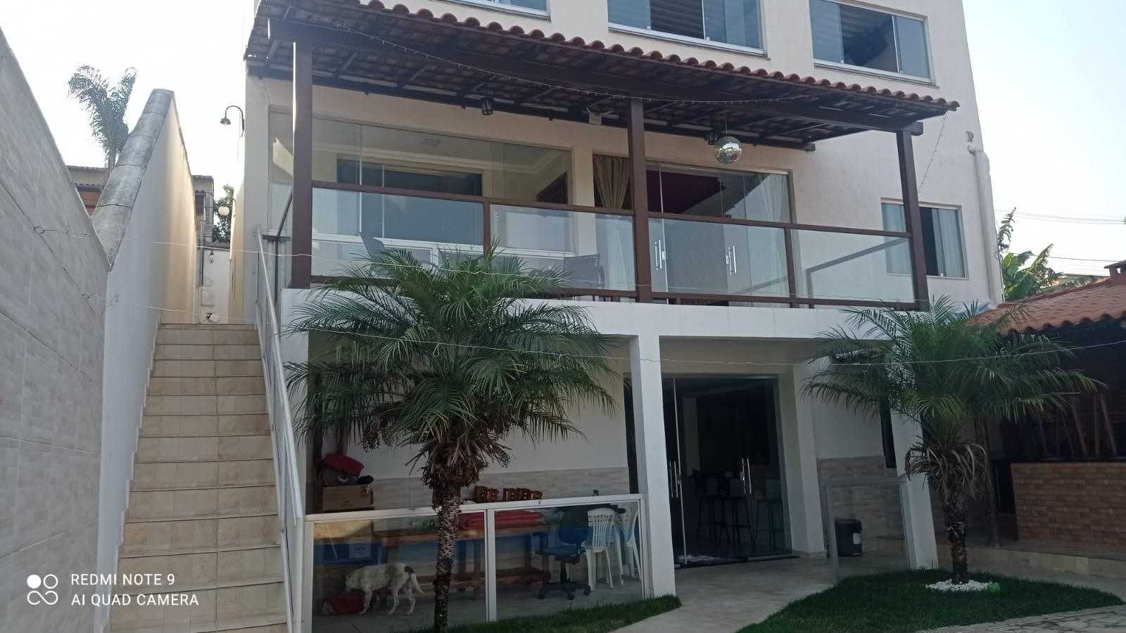 Casa à venda com 3 quartos, 250m² - Foto 1