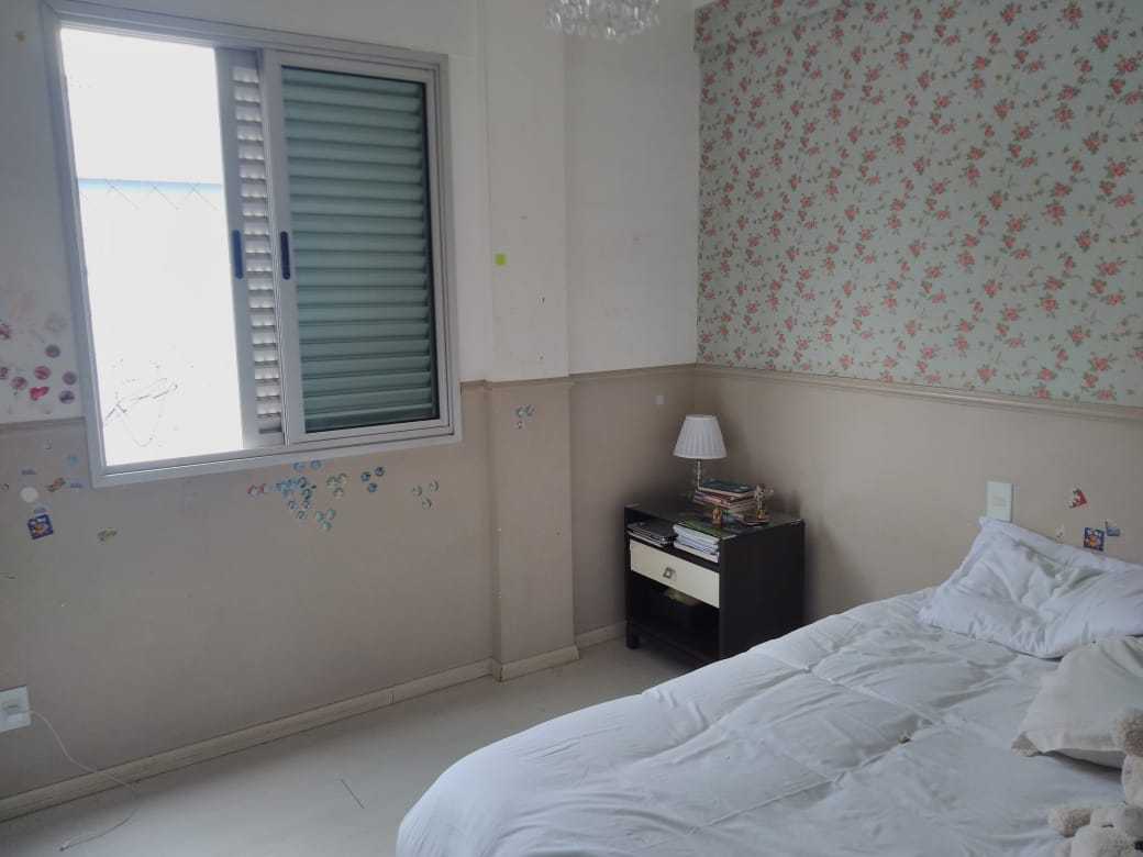 Apartamento à venda com 4 quartos, 140m² - Foto 1