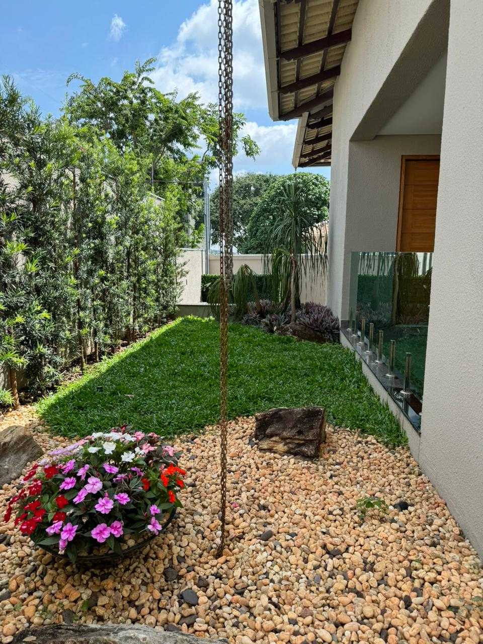 Casa à venda com 4 quartos, 254m² - Foto 2