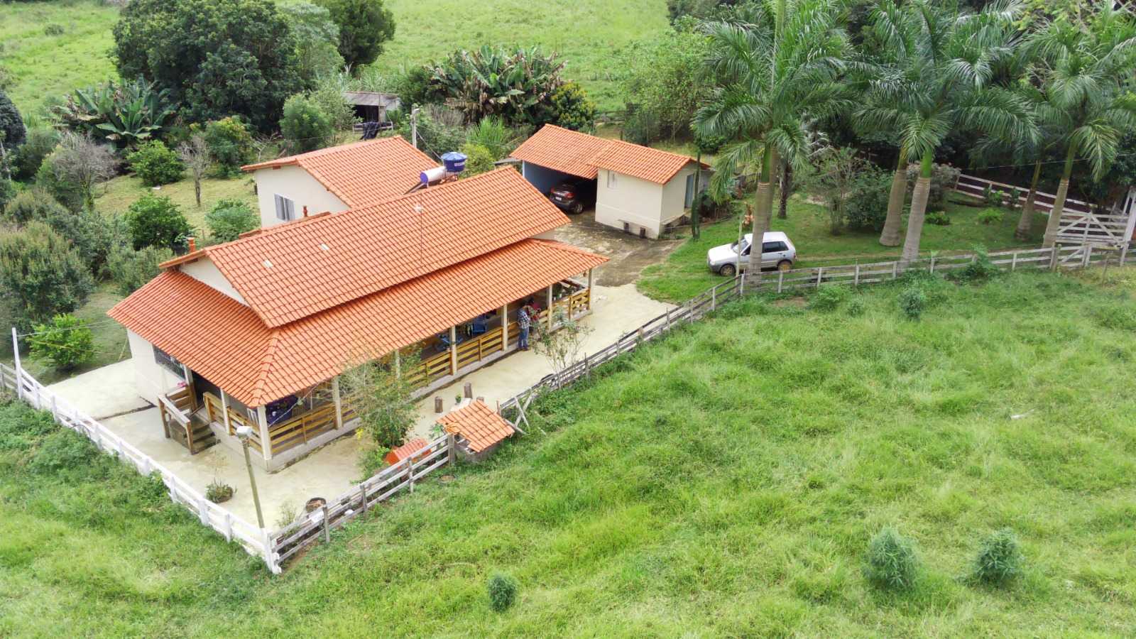 Chácara à venda com 4 quartos, 60000m² - Foto 1