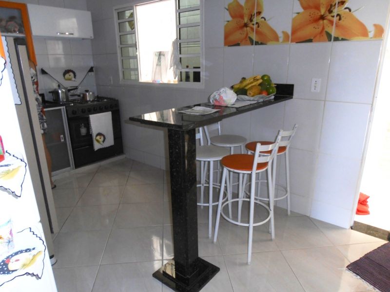 Casa à venda com 2 quartos, 80m² - Foto 10