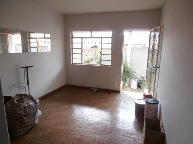 Casa à venda com 4 quartos, 150m² - Foto 2