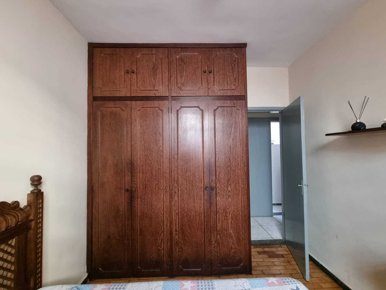 Casa à venda com 5 quartos, 240m² - Foto 15