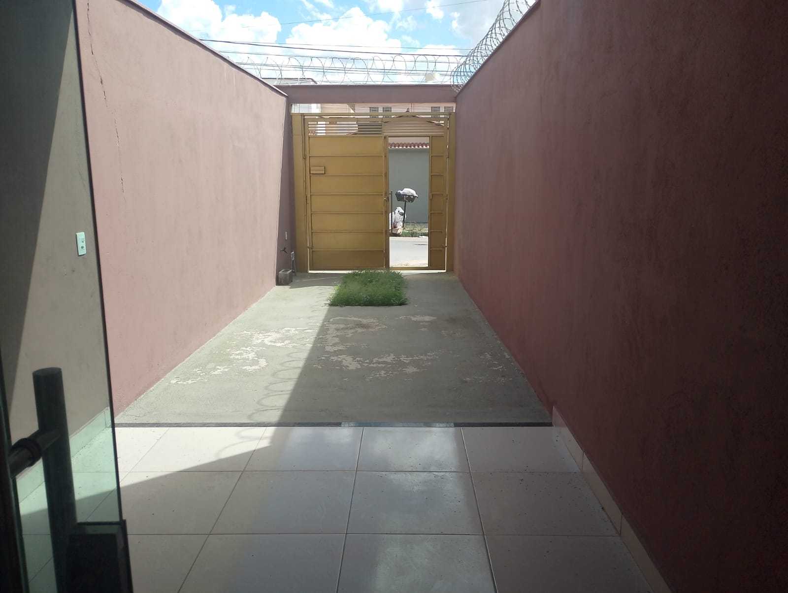 Casa à venda com 5 quartos, 230m² - Foto 1