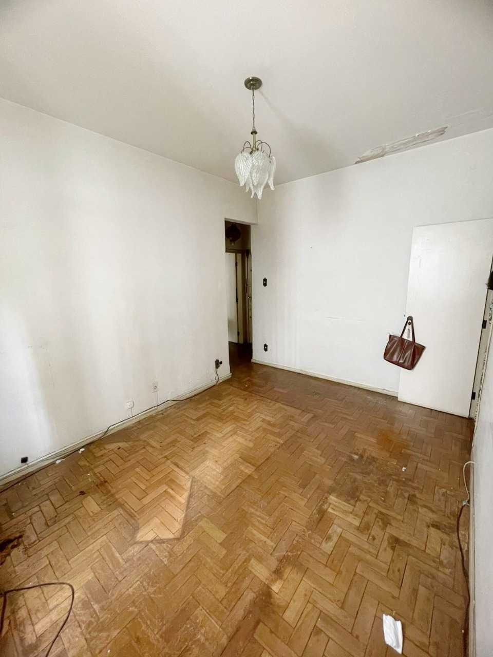 Apartamento à venda com 2 quartos, 70m² - Foto 1