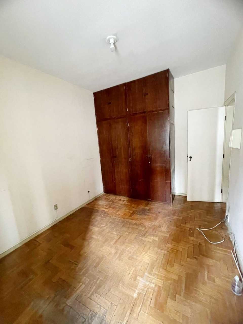 Apartamento à venda com 2 quartos, 70m² - Foto 4