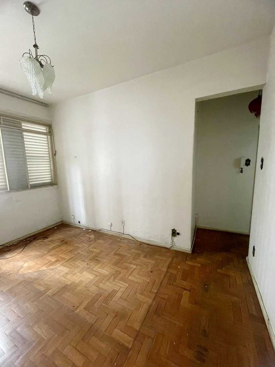 Apartamento à venda com 2 quartos, 70m² - Foto 2