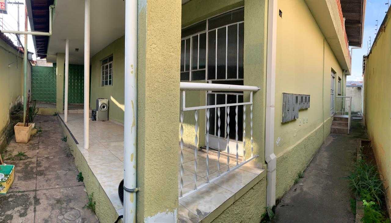 Casa à venda com 4 quartos, 384m² - Foto 2