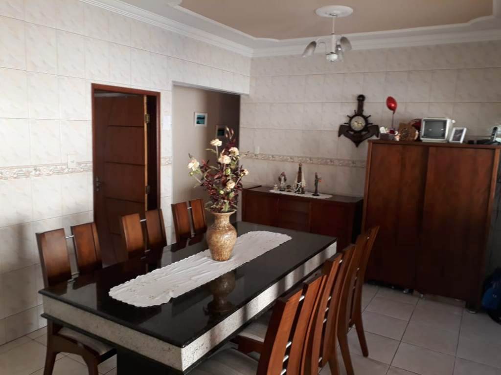 Casa à venda com 3 quartos, 250m² - Foto 17