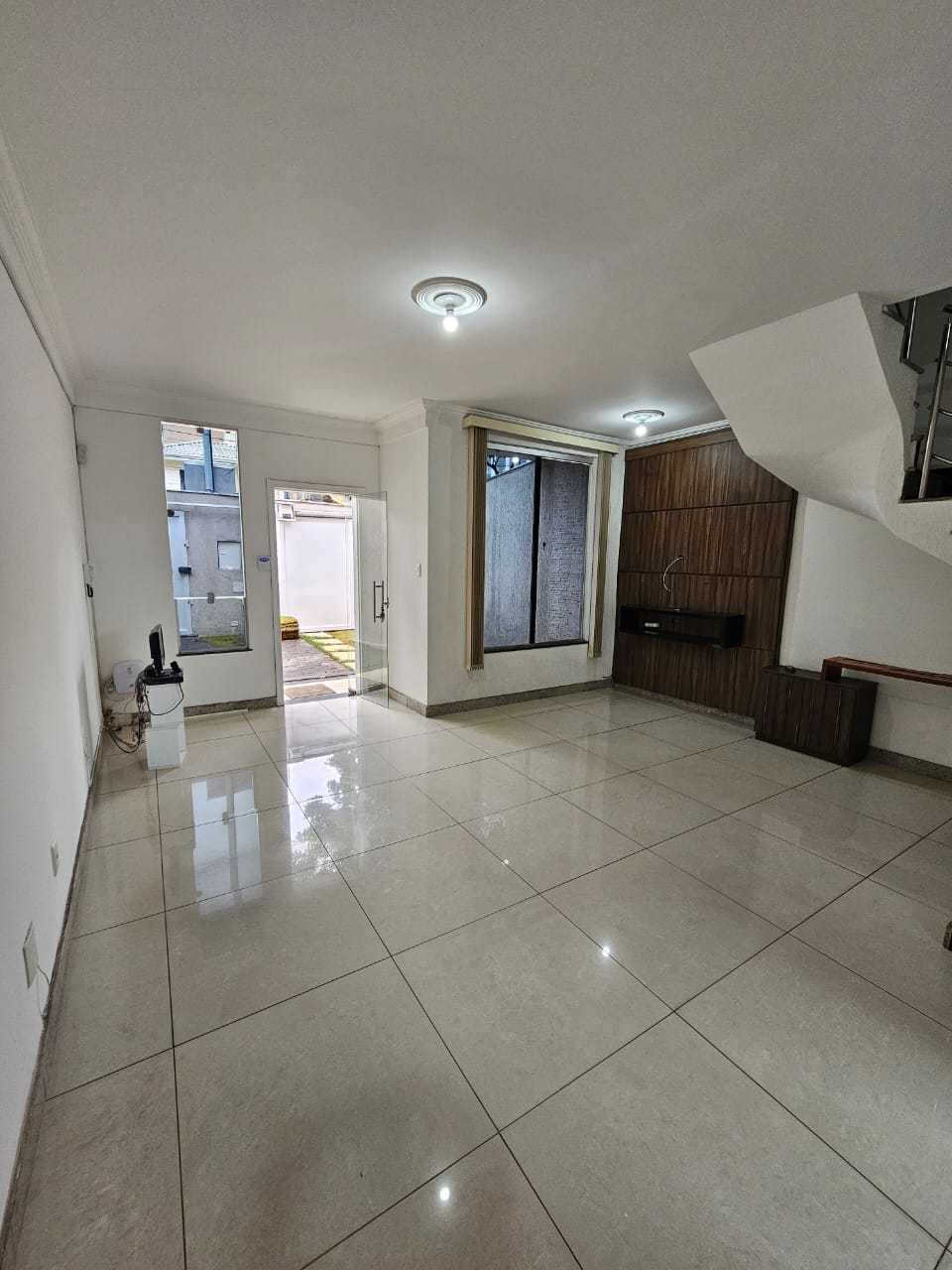 Casa à venda com 3 quartos, 110m² - Foto 2