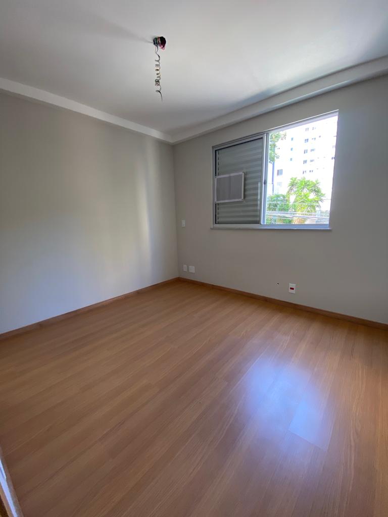 Apartamento à venda com 2 quartos, 67m² - Foto 4