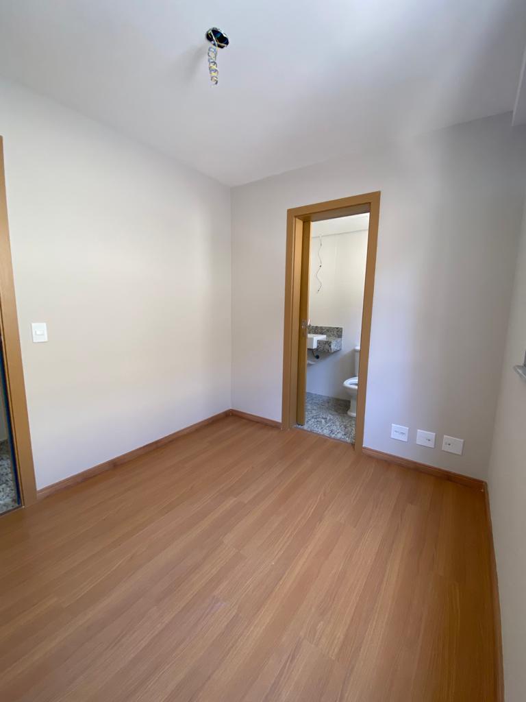 Apartamento à venda com 2 quartos, 67m² - Foto 5