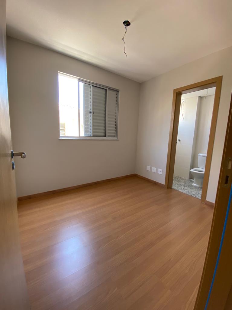 Apartamento à venda com 2 quartos, 55m² - Foto 4