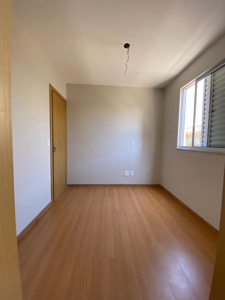 Apartamento à venda com 2 quartos, 55m² - Foto 2