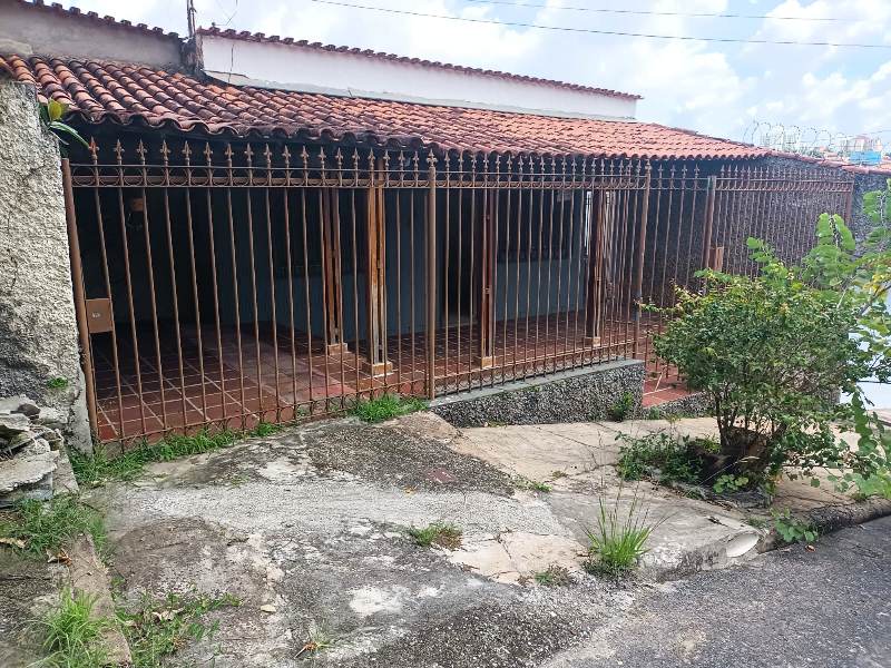 Casa à venda com 3 quartos, 154m² - Foto 2