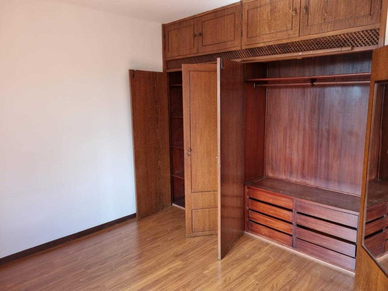 Casa à venda com 3 quartos, 315m² - Foto 17