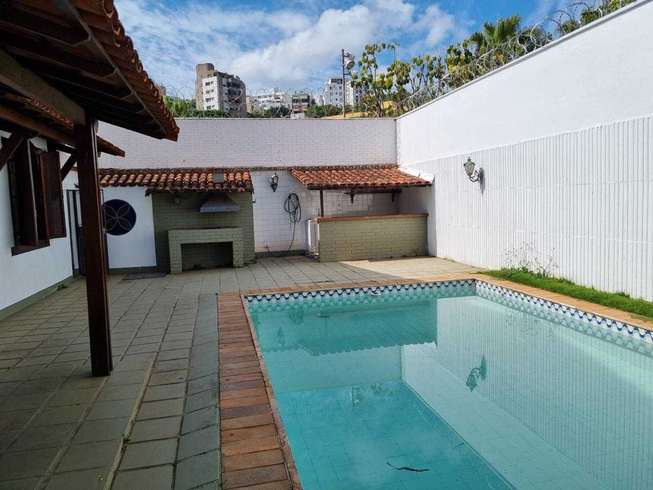 Casa à venda com 3 quartos, 315m² - Foto 3