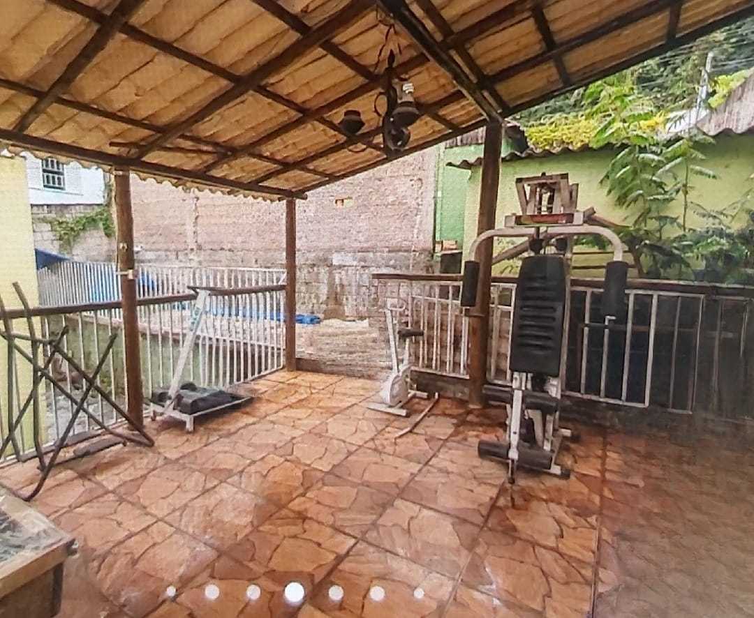 Casa à venda com 3 quartos, 360m² - Foto 17