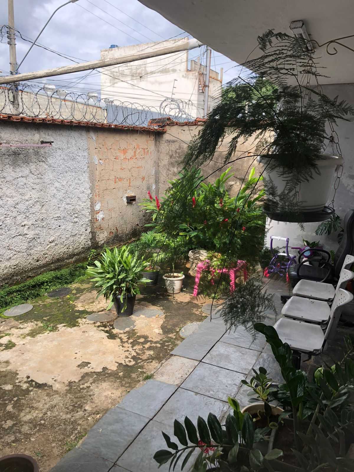 Casa à venda com 2 quartos, 360m² - Foto 2