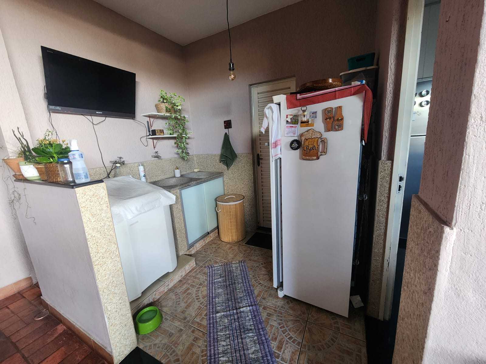 Casa à venda com 3 quartos, 180m² - Foto 6