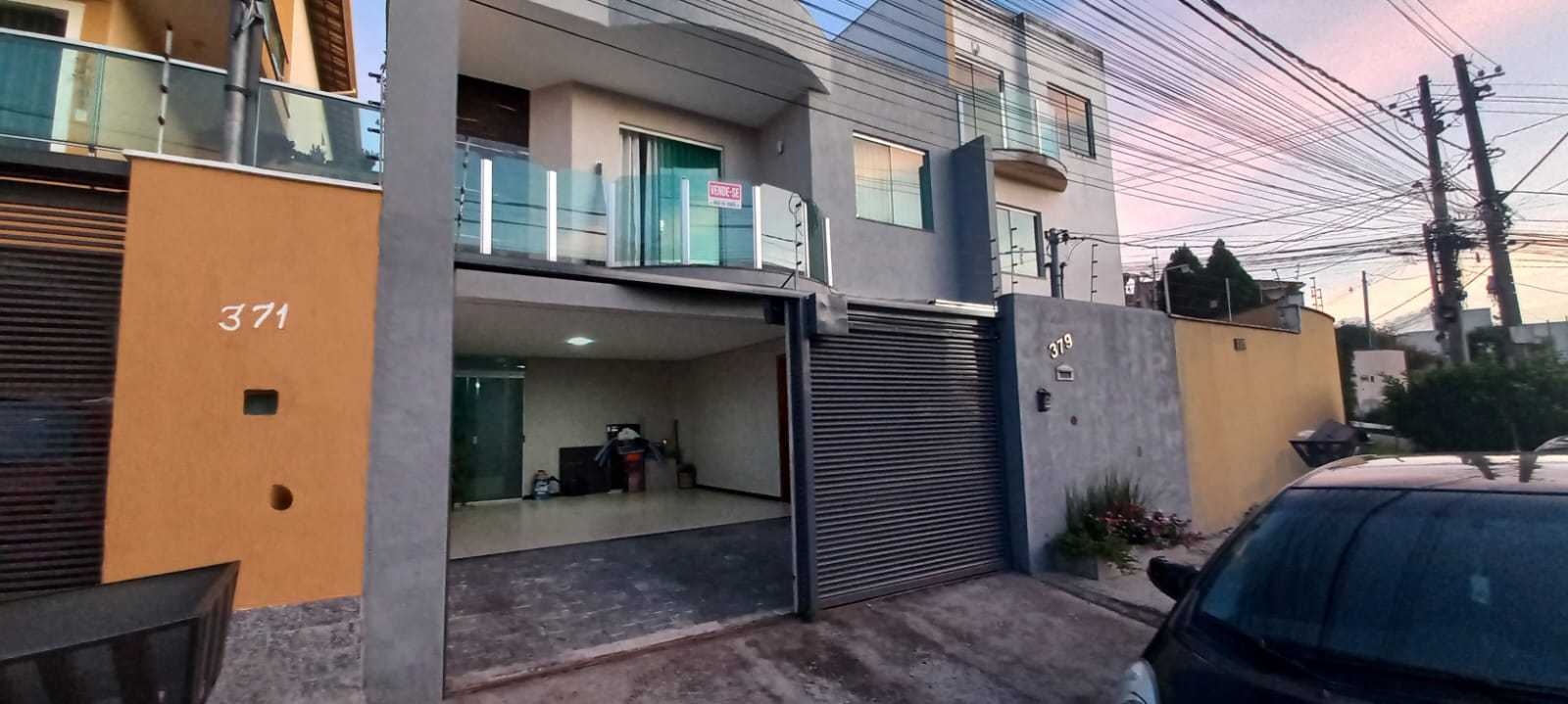 Casa à venda com 3 quartos, 160m² - Foto 1