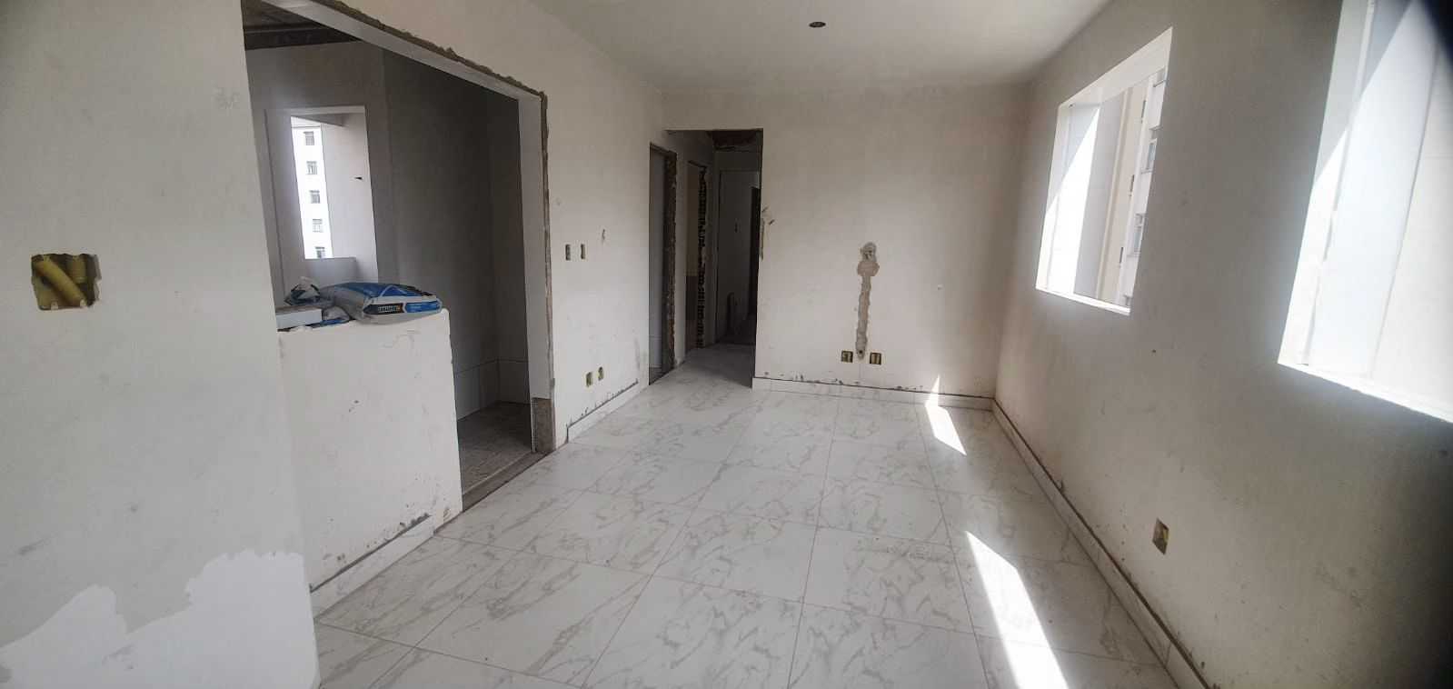 Apartamento à venda com 2 quartos, 65m² - Foto 3